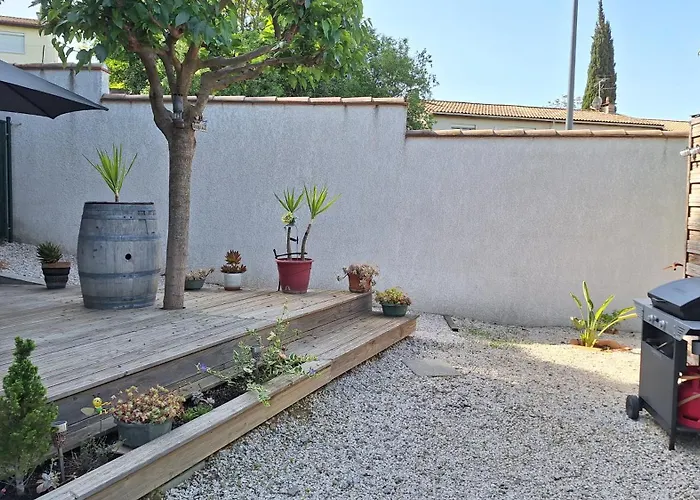 Petite Maison Independante.