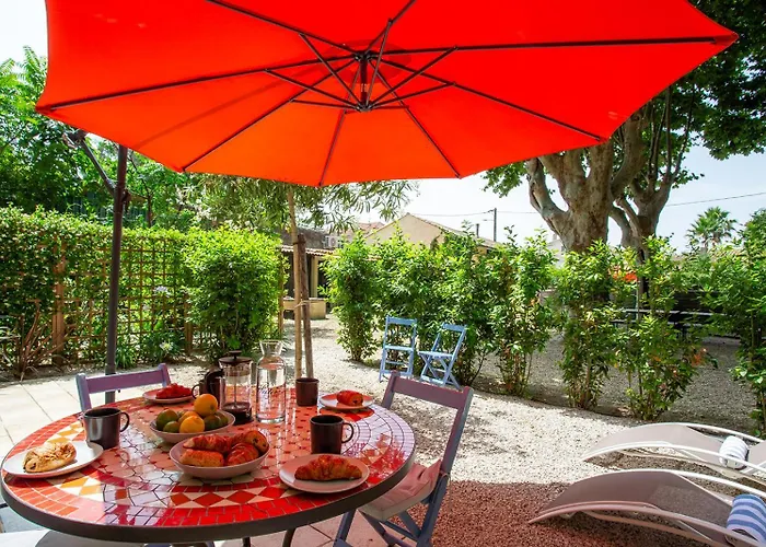 Couvent Des Ursulines: Historic Pezenas Retreat for Families and Groups